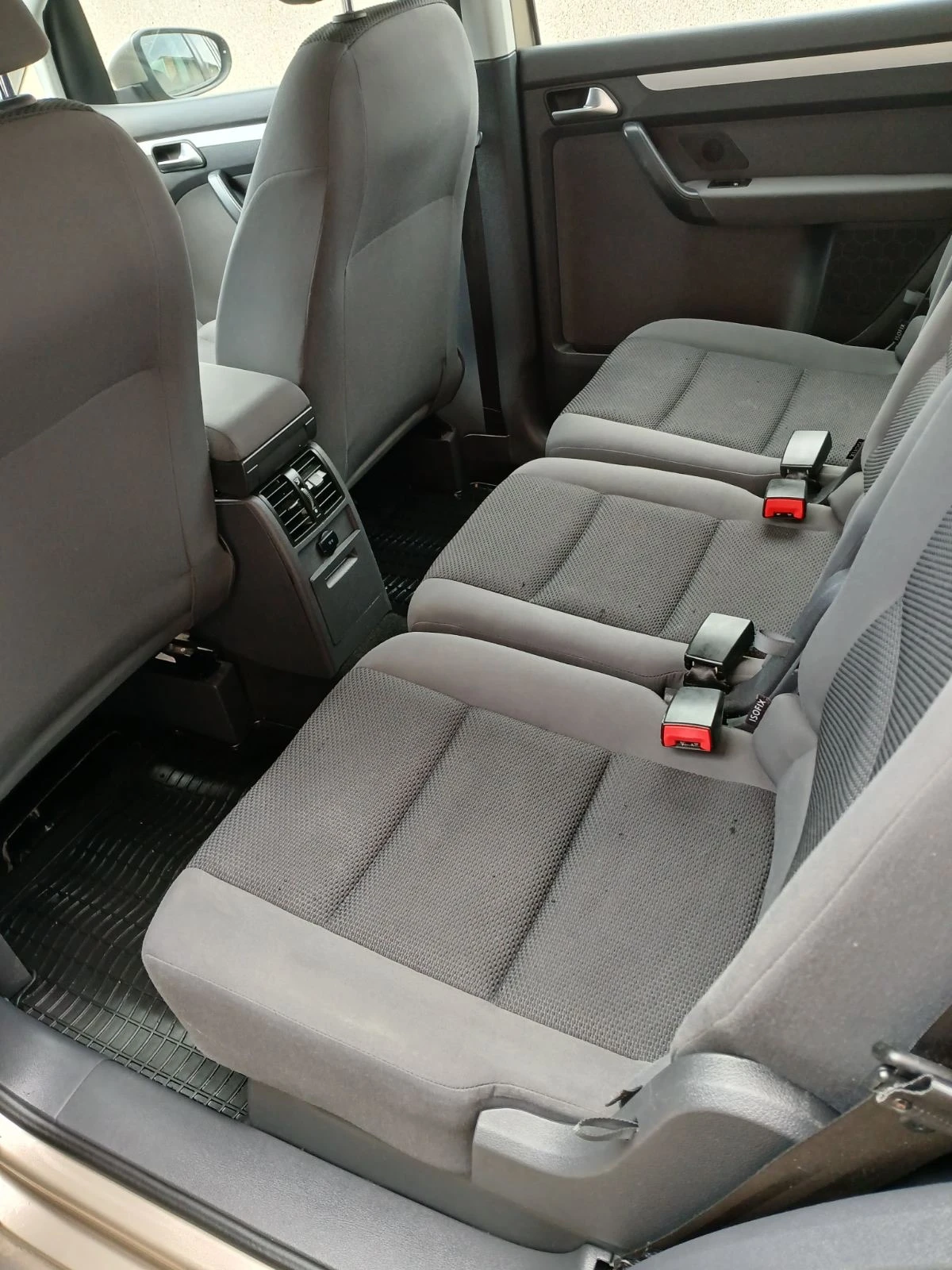 VW Touran, снимка 14 - Автомобили и джипове - 54156014