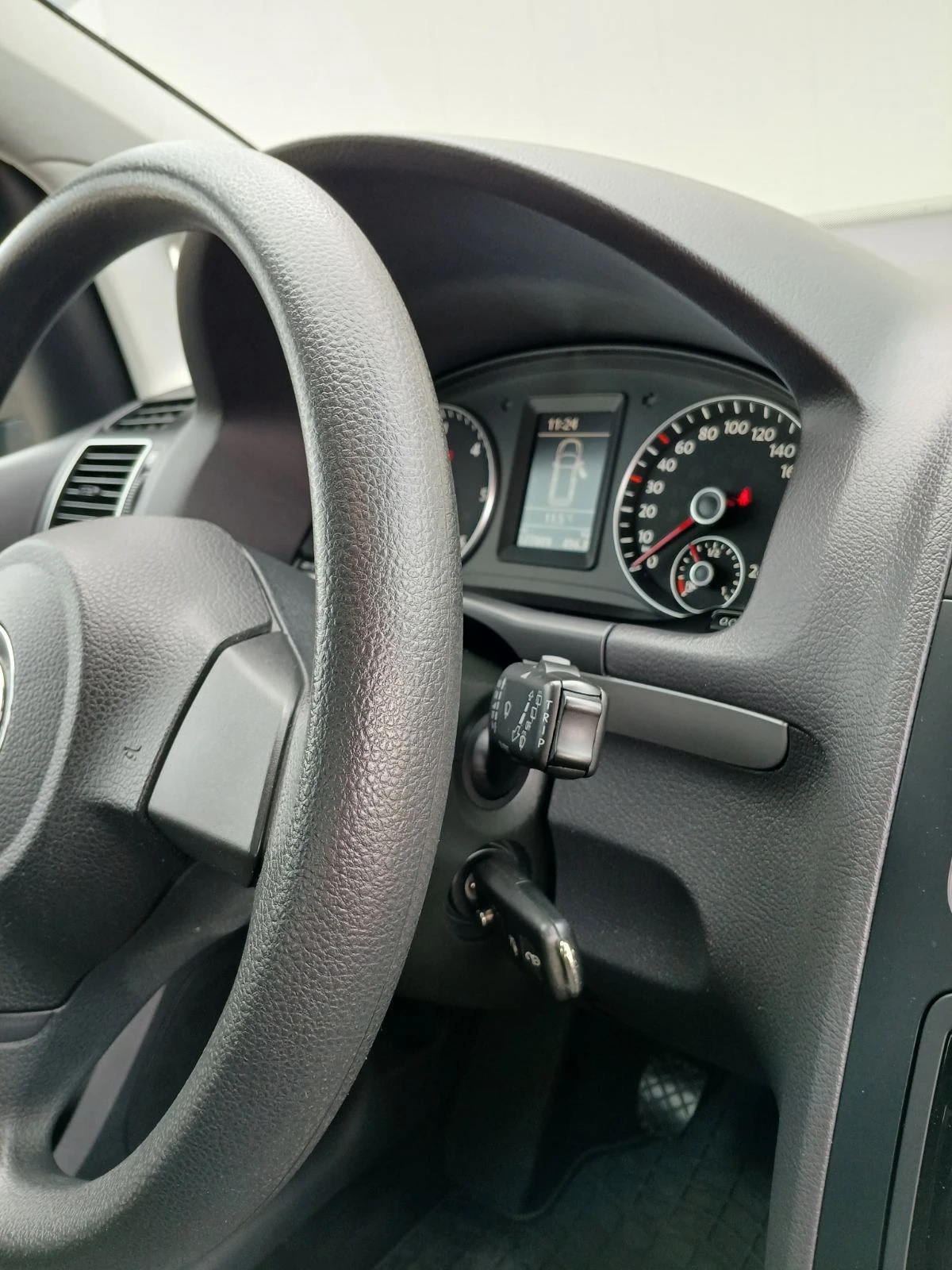 VW Touran, снимка 17 - Автомобили и джипове - 54156014