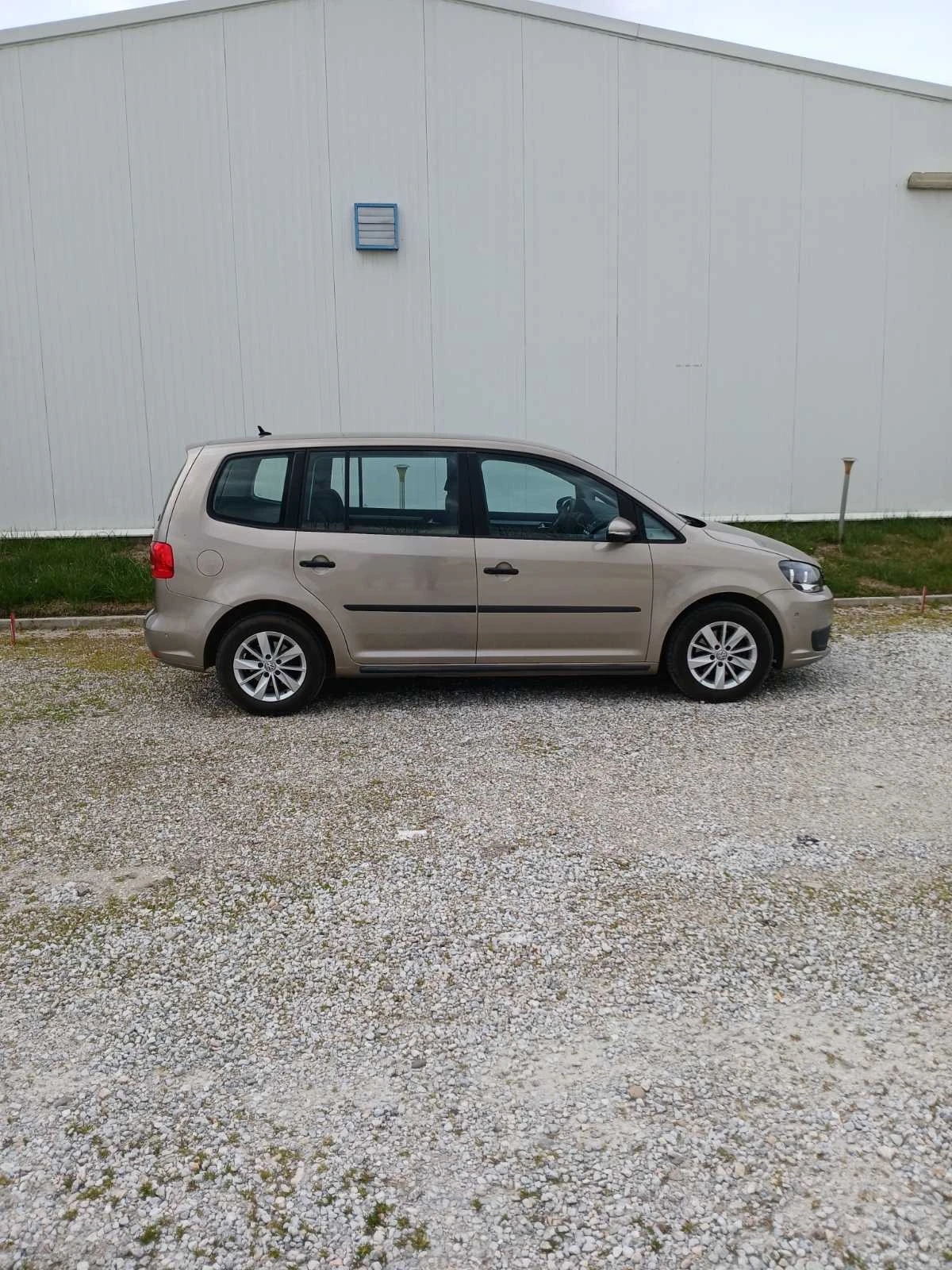 VW Touran, снимка 3 - Автомобили и джипове - 54156014
