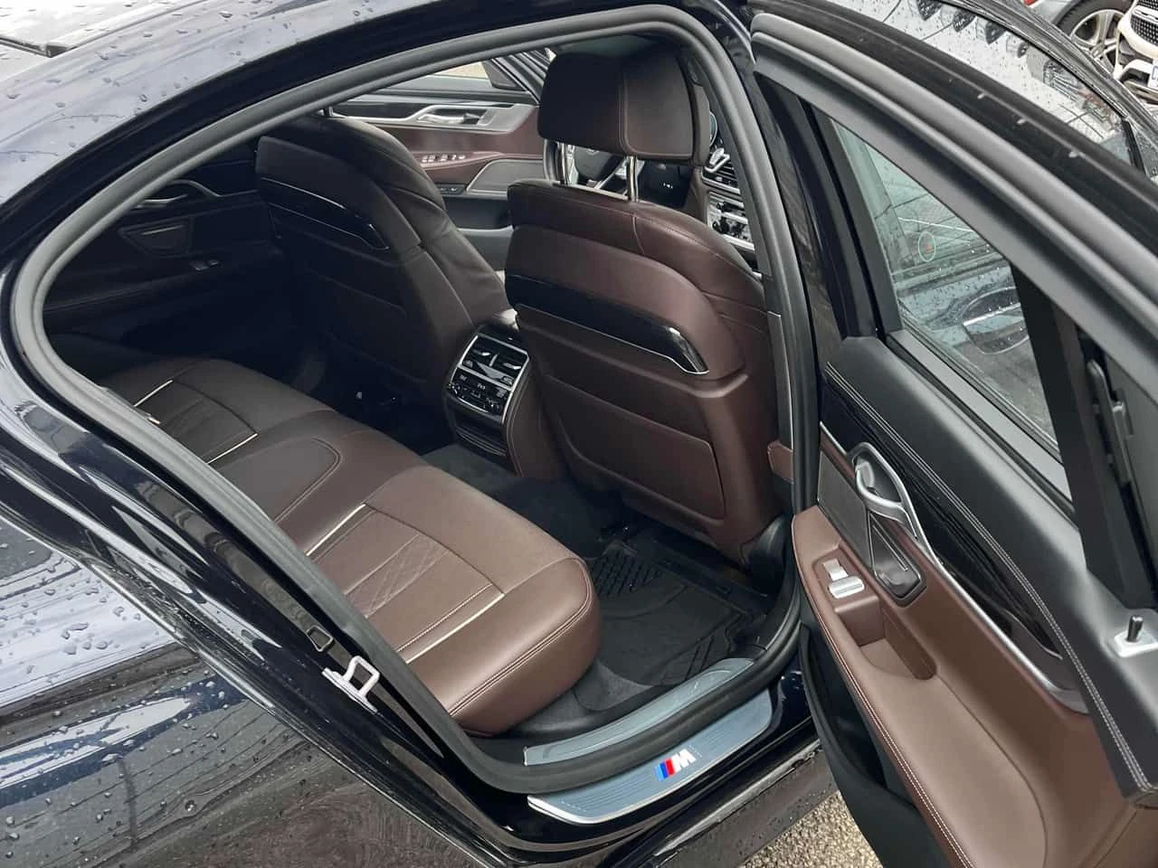 BMW 750 * xDrive * CARFAX * DIGITAL KEY * ������ * HEAD-UP | Mobile.bg � ����������� 16