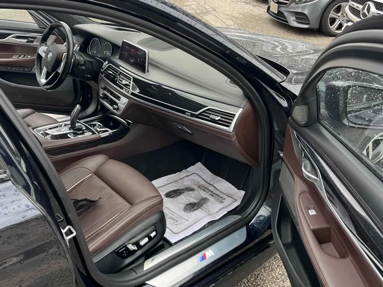 BMW 750 * xDrive * CARFAX * DIGITAL KEY * ������ * HEAD-UP | Mobile.bg � ����������� 17
