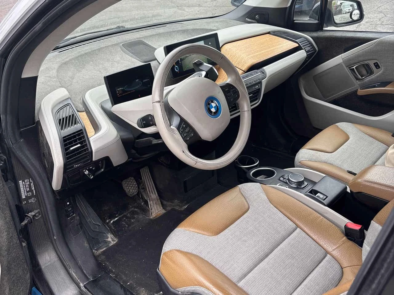 BMW i3 * 4dr HB w/Range Extender* 2 КЛЮЧА* ПОДГРЕВ* KEYLE, снимка 5 - Автомобили и джипове - 54379372