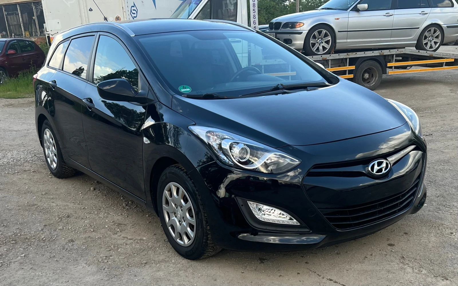 Hyundai I30 1.4i Германия ОБСЛУЖЕН Сервизна книжка , снимка 2 - Автомобили и джипове - 54511512