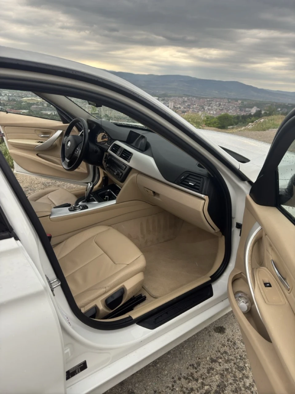 BMW 320 BMW 320d xDrive, снимка 9 - Автомобили и джипове - 54621528