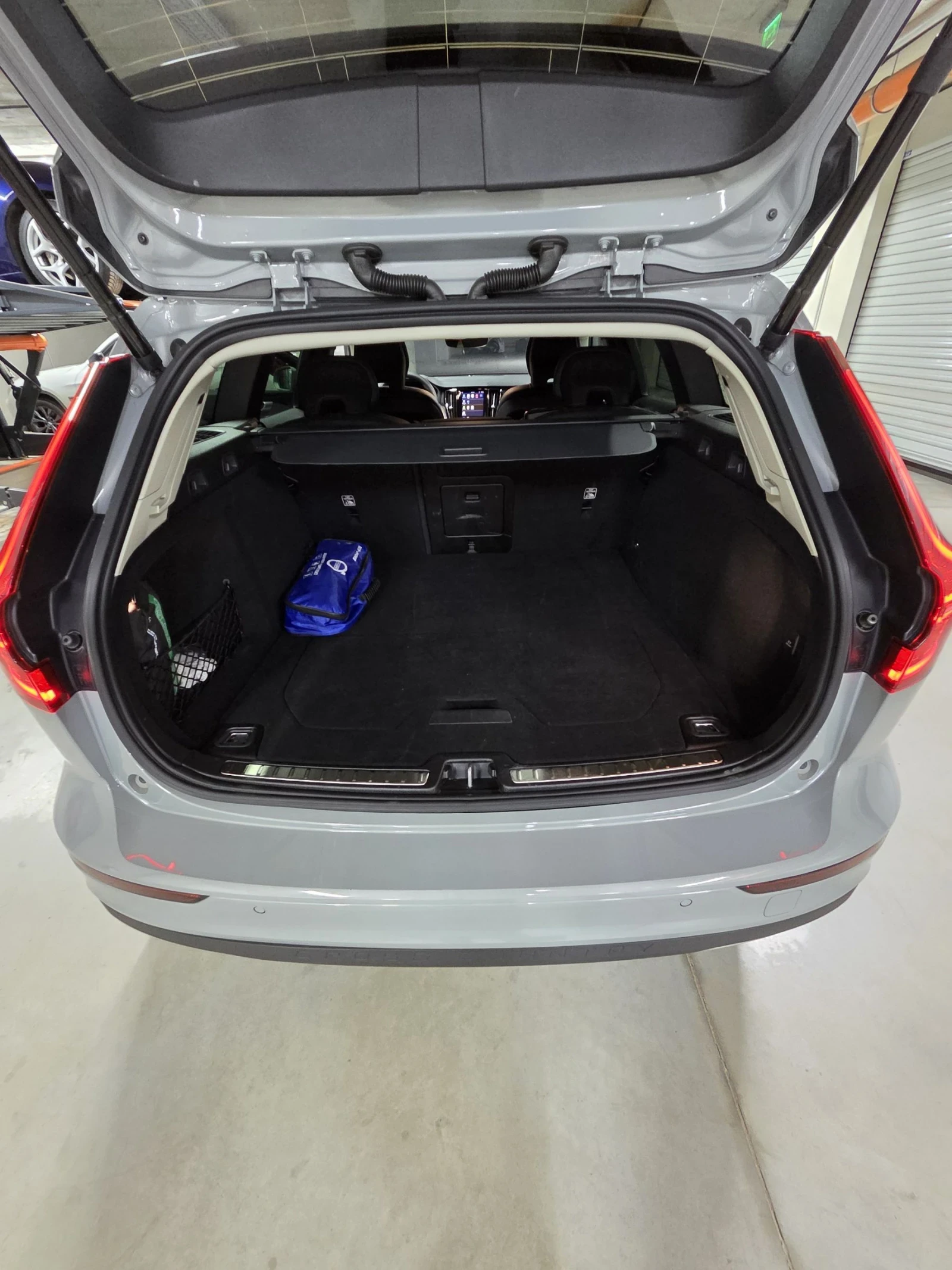 Volvo V60 Cross Country, снимка 7 - Автомобили и джипове - 55145727