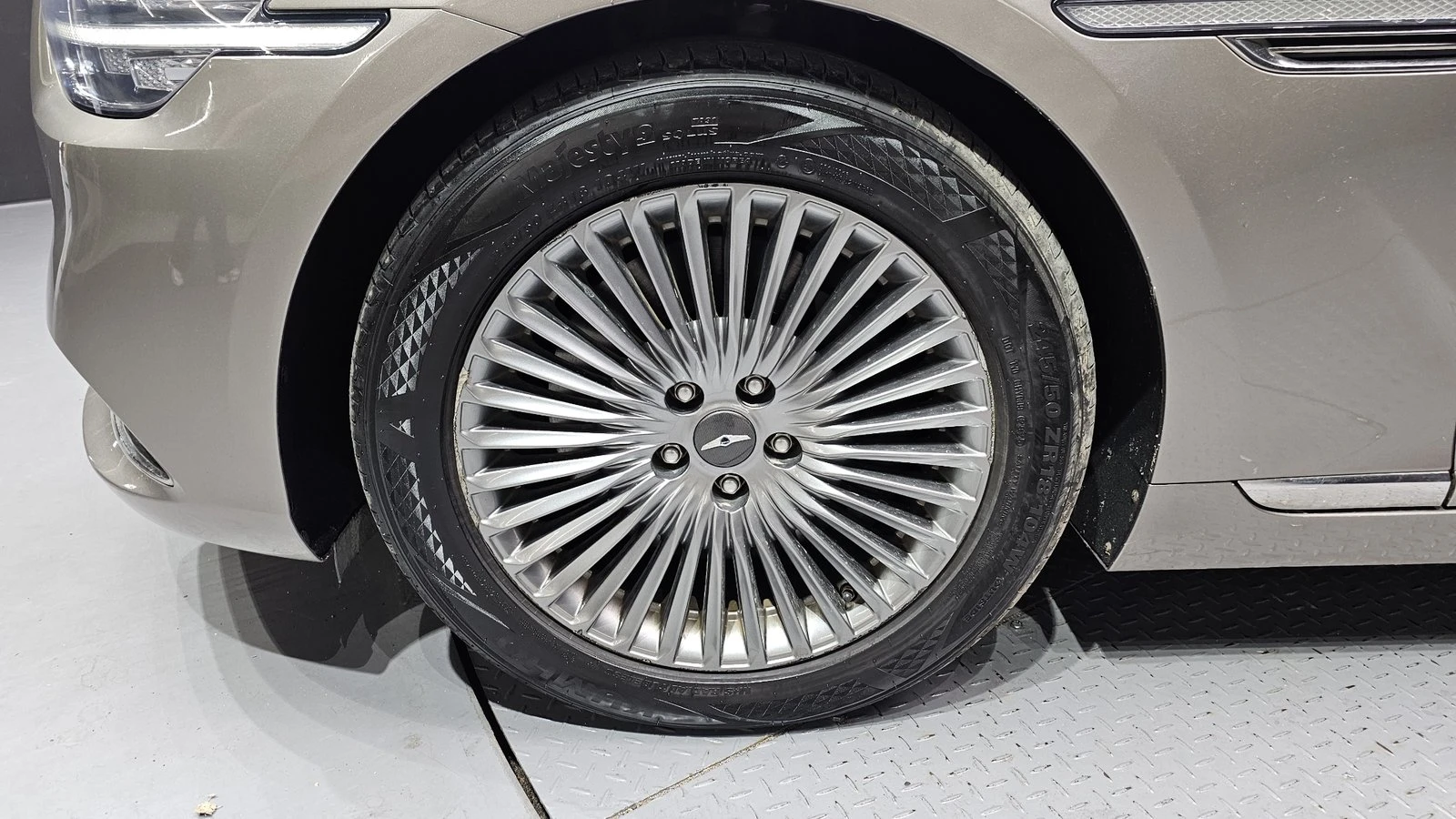 Genesis G90 3.8* KEYLESS* ПОДГРЕВ ВОЛАН* ЕЛ. БАГАЖНИК* КРАЙНА , снимка 5 - Автомобили и джипове - 55318969