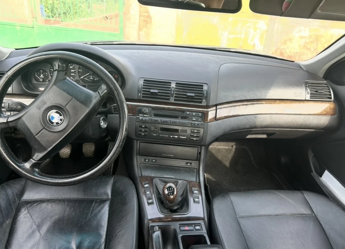 BMW 330, снимка 9 - Автомобили и джипове - 55377571