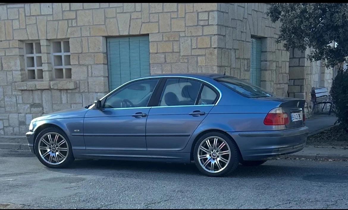 BMW 330