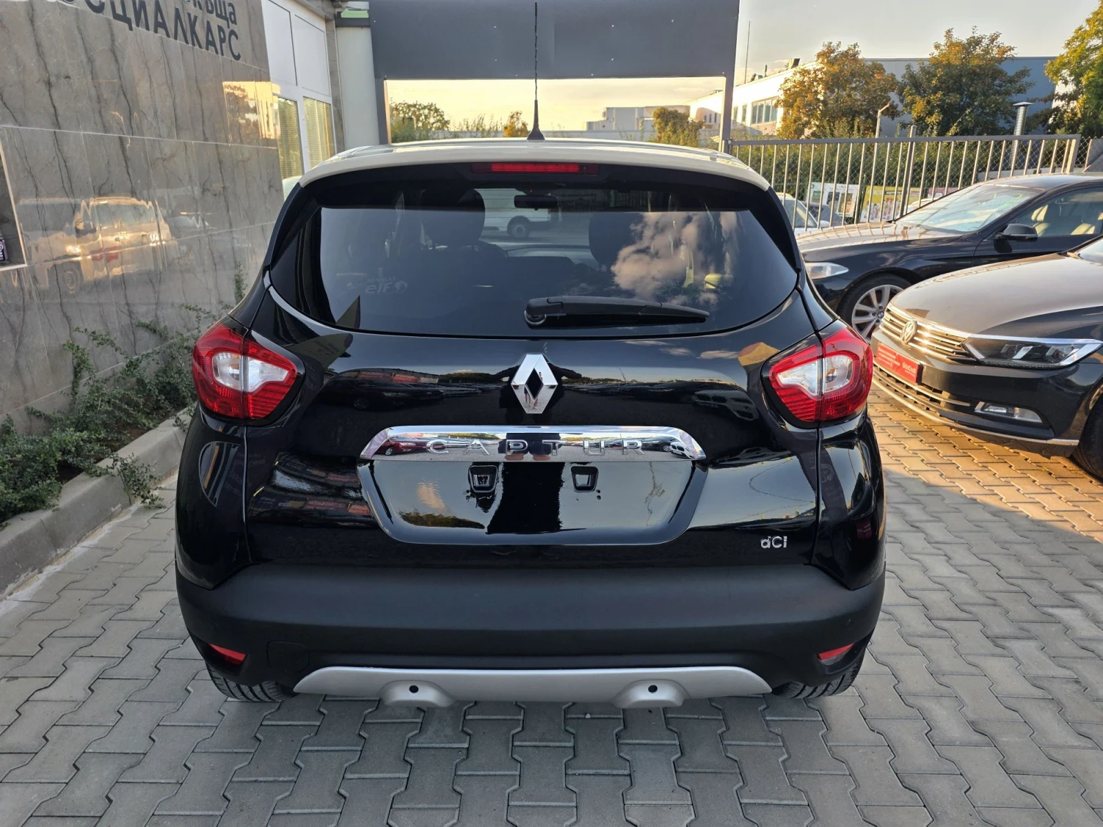 Renault Captur Avtomat , снимка 3 - Автомобили и джипове - 56120567
