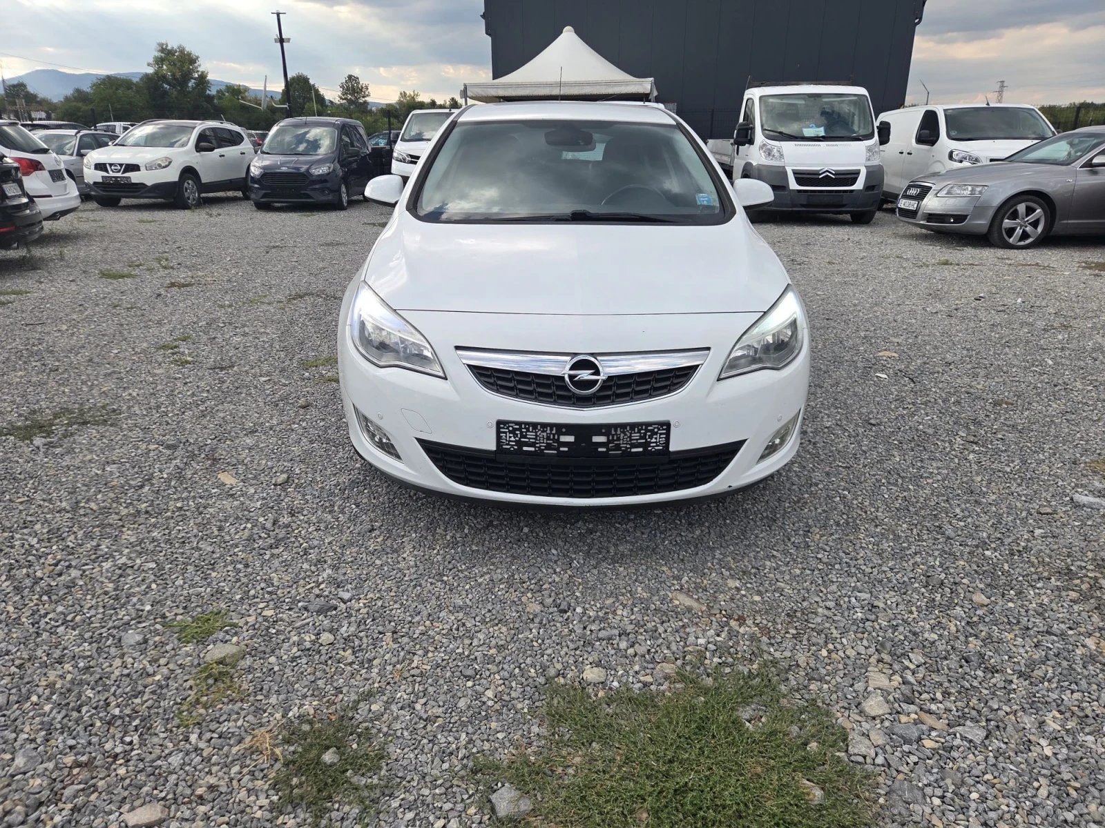Opel Astra 1.7  cdti, снимка 3 - Автомобили и джипове - 56136011