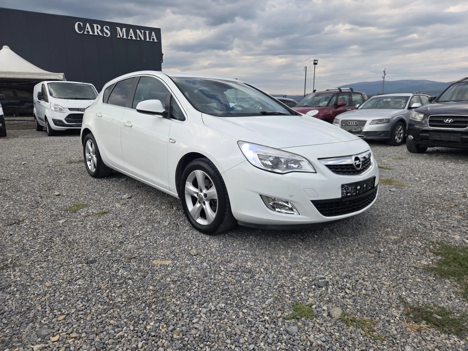 Opel Astra 1.7  cdti, снимка 2 - Автомобили и джипове - 56136011