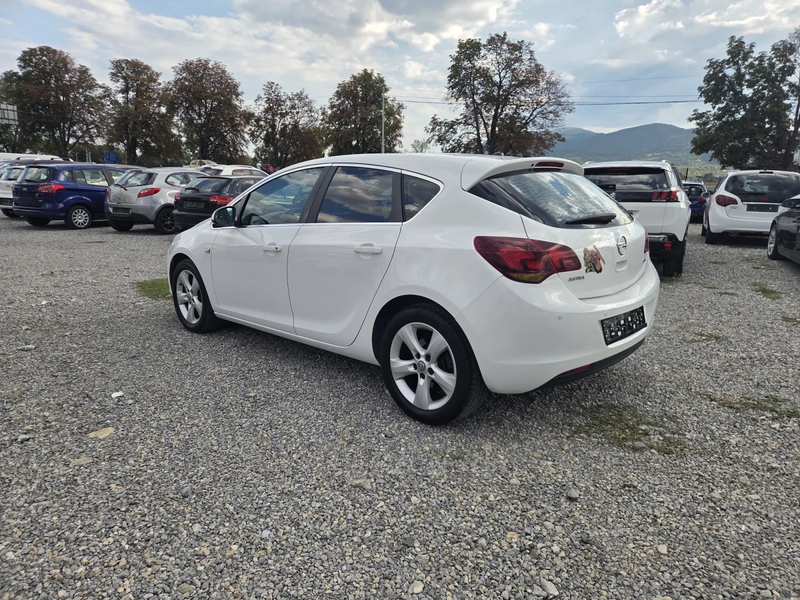 Opel Astra 1.7  cdti, снимка 4 - Автомобили и джипове - 56136011