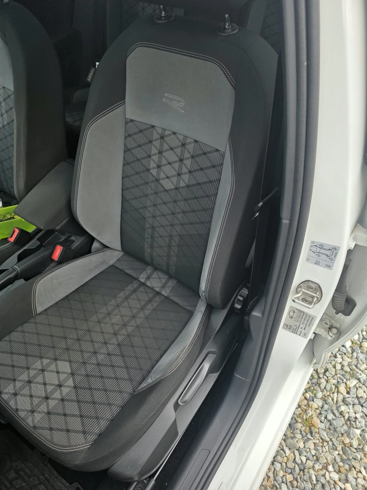 VW Taigo 1.5i DSG-R-line EURO 6D, снимка 8 - Автомобили и джипове - 56325133