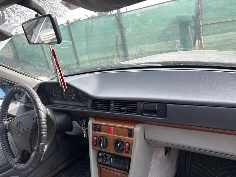 Mercedes-Benz 250 124, снимка 7 - Автомобили и джипове - 49279232