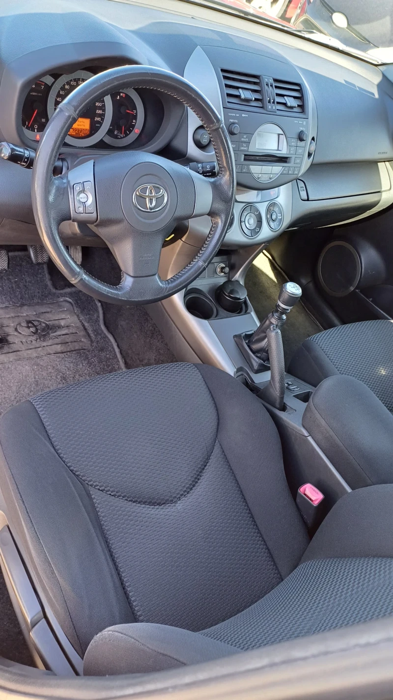 Toyota Rav4 D4D, снимка 8 - Автомобили и джипове - 49574018