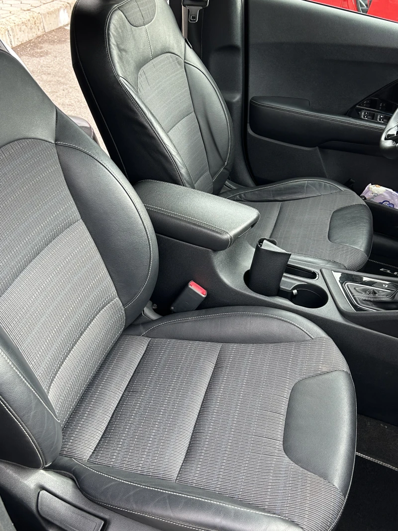 Kia Niro Hybrid, снимка 10 - Автомобили и джипове - 52696563