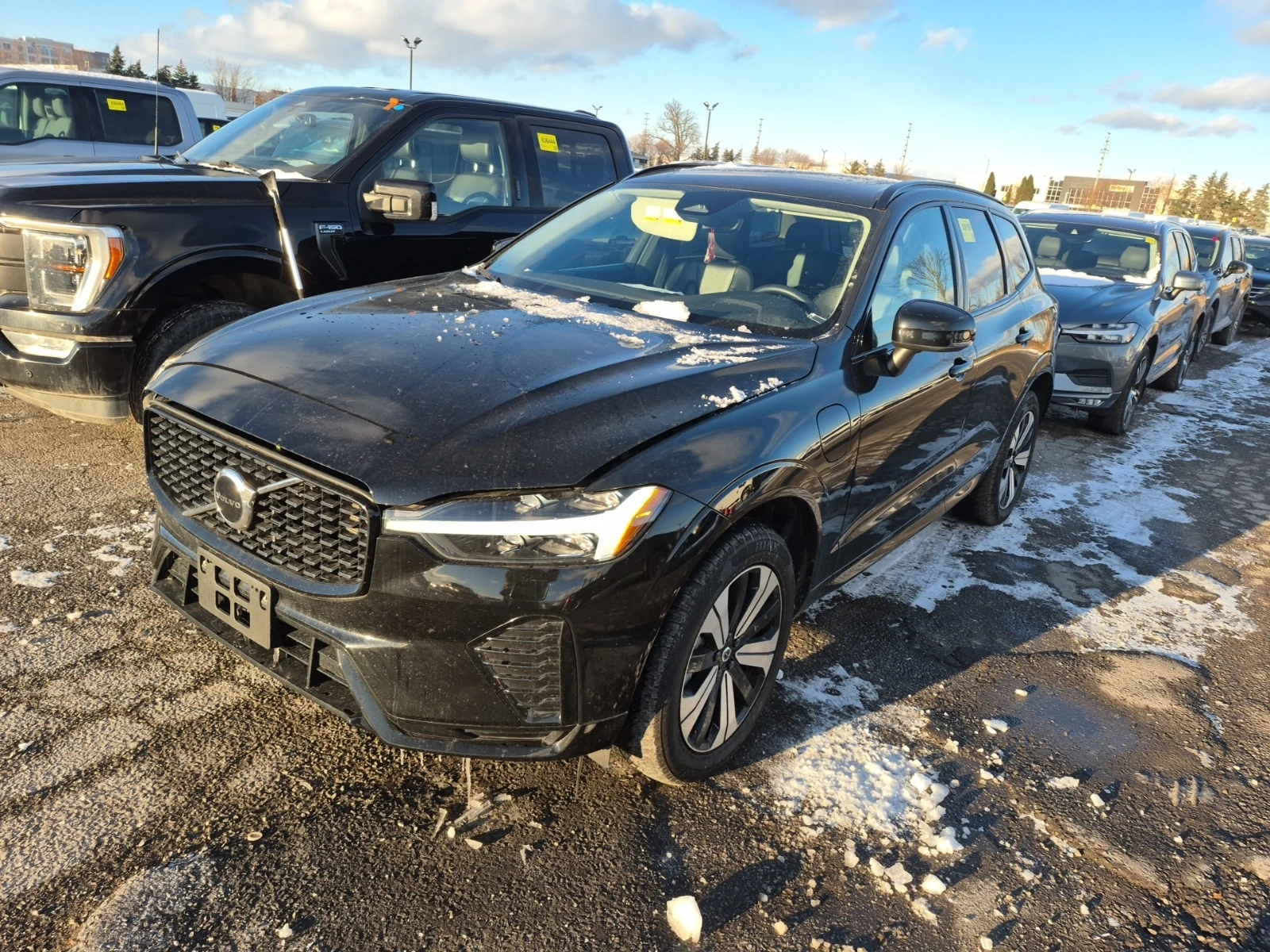 Volvo XC60 * Core Dark* CARFAX * БЕЗ ПЪРВОНАЧАЛНА ВНОСКА, снимка 1