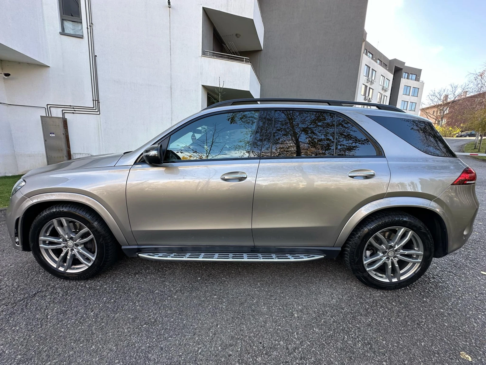 Mercedes-Benz GLE 300d / AMG OPTIC / ПАНОРАМА - изображение 4