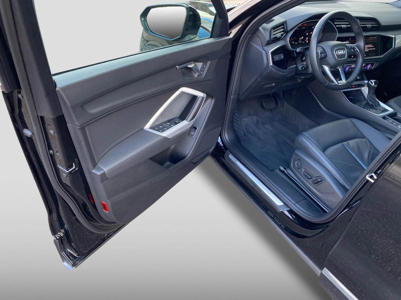 Audi Q3 40TDI* QUATTRO* KEYLESS* LED* CAM* NIGHT*  - изображение 4