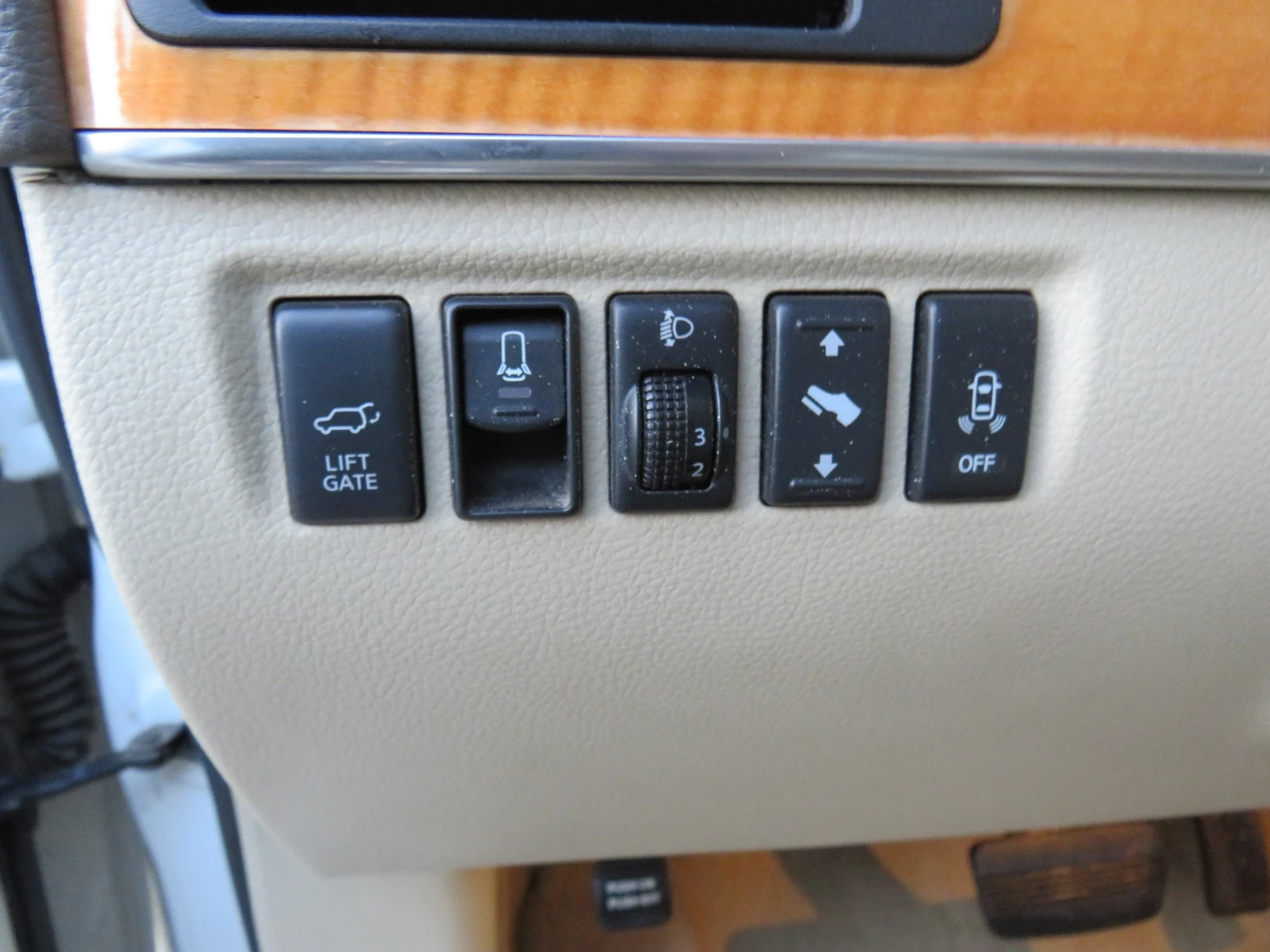 Infiniti QX56 * ���-������ 4�4 7-������*  | Mobile.bg � ����������� 15