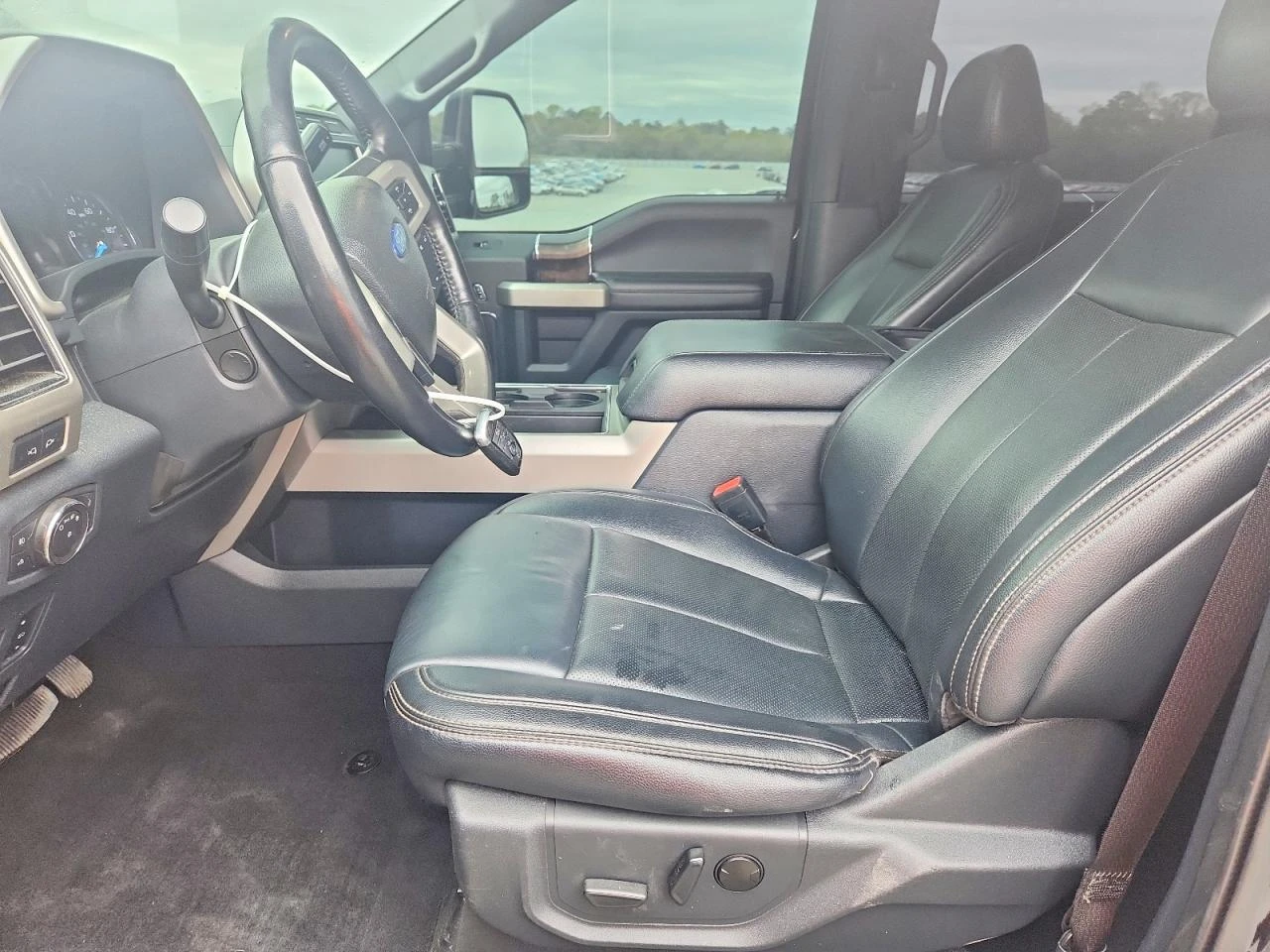 Ford F250 SUPER DUTY* ЛИЗИНГ* КОЖА, снимка 7 - Автомобили и джипове - 54740578