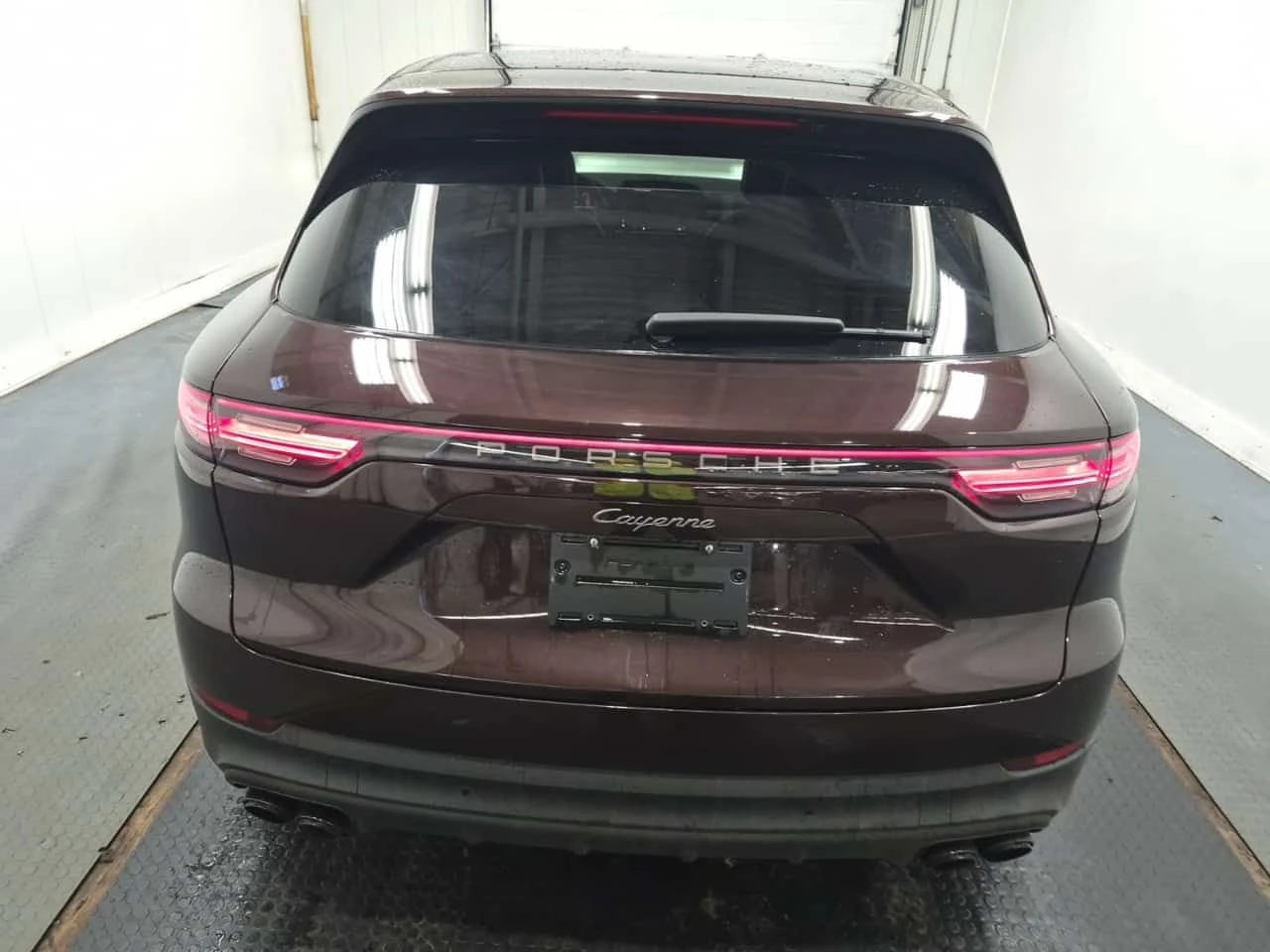 Porsche Cayenne PLATINUM EDITION  CARFAX, снимка 17 - Автомобили и джипове - 54799647