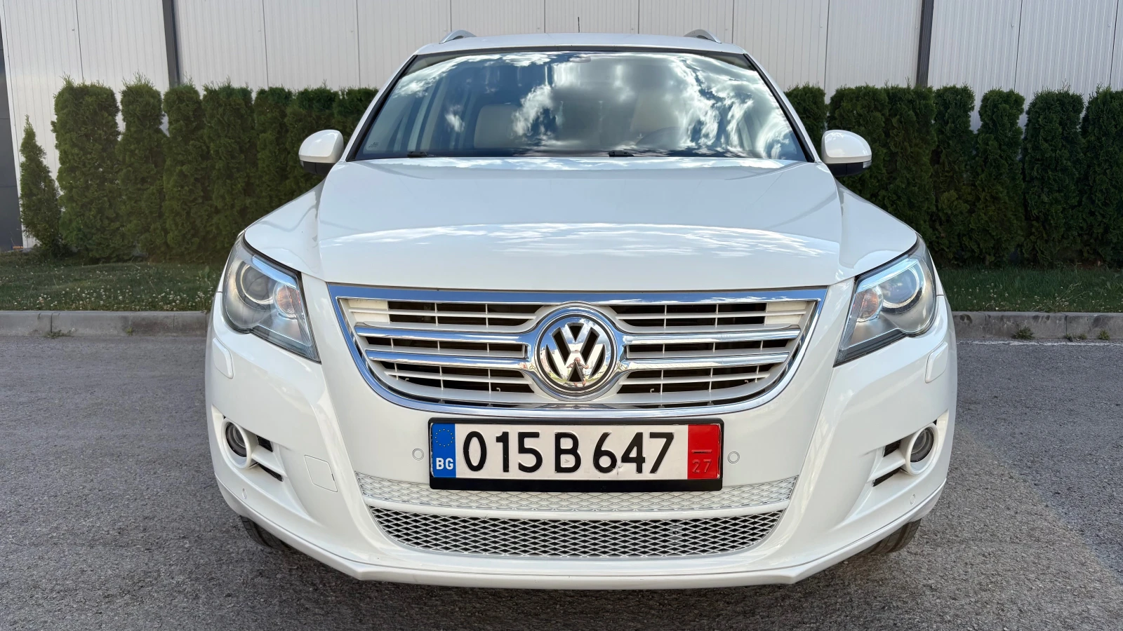 VW Tiguan 2.0tdi/ ПАНОРАМА/ КАМЕРА/, снимка 2 - Автомобили и джипове - 54987048