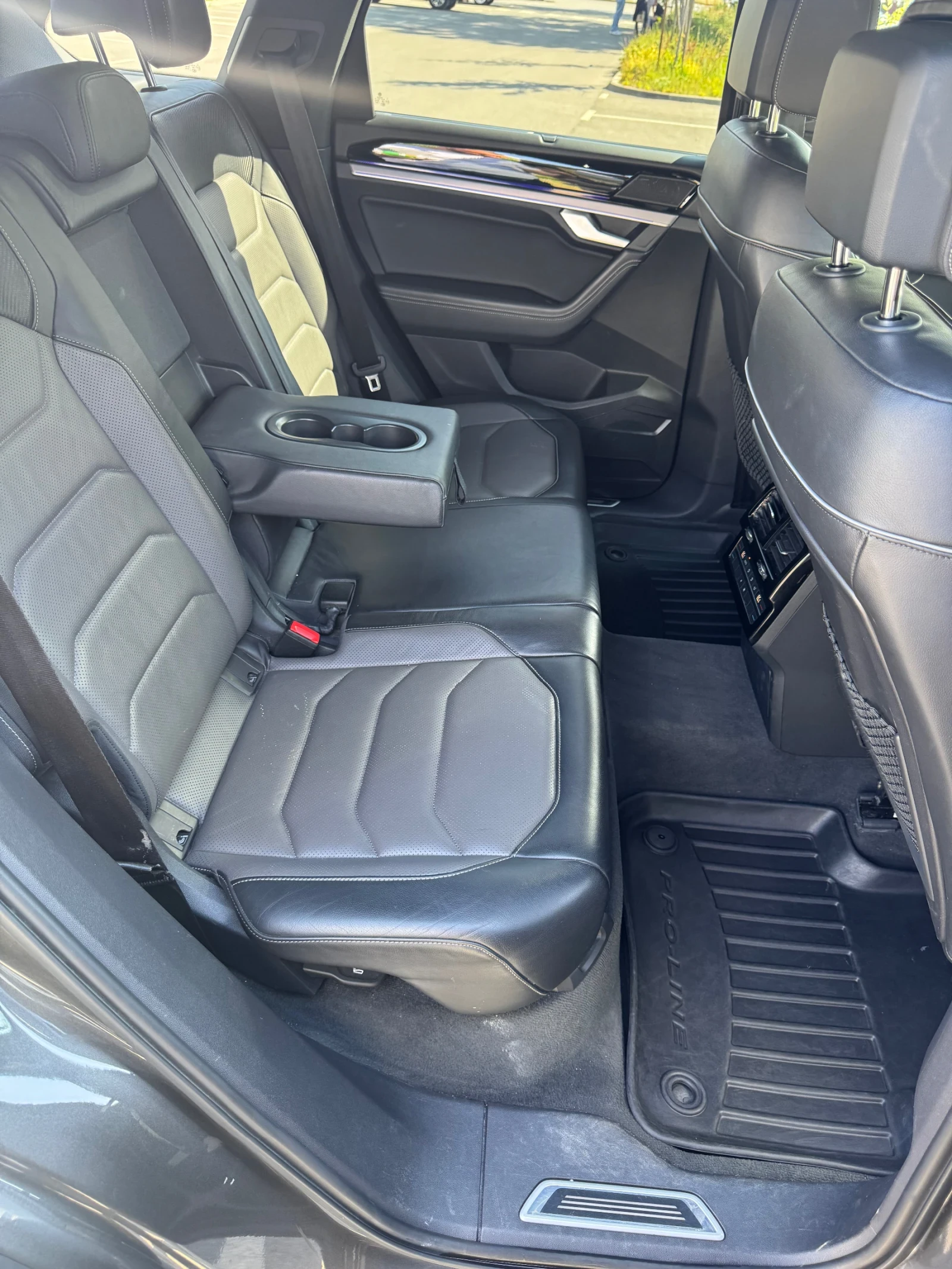 VW Touareg R-LINE BLACK STYLE 4MOTION, снимка 14 - Автомобили и джипове - 55007352