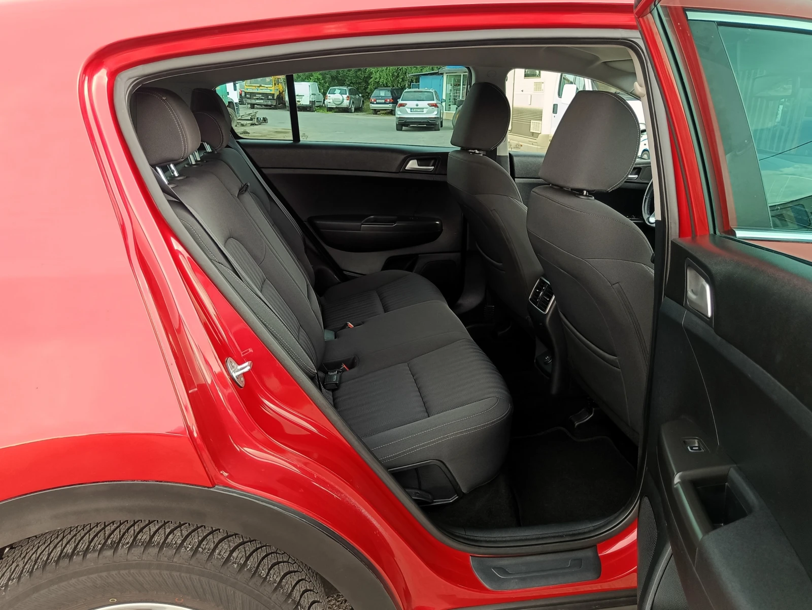 Kia Sportage 1.6 i* EURO 6B* НОВ ВНОС* , снимка 15 - Автомобили и джипове - 55106075