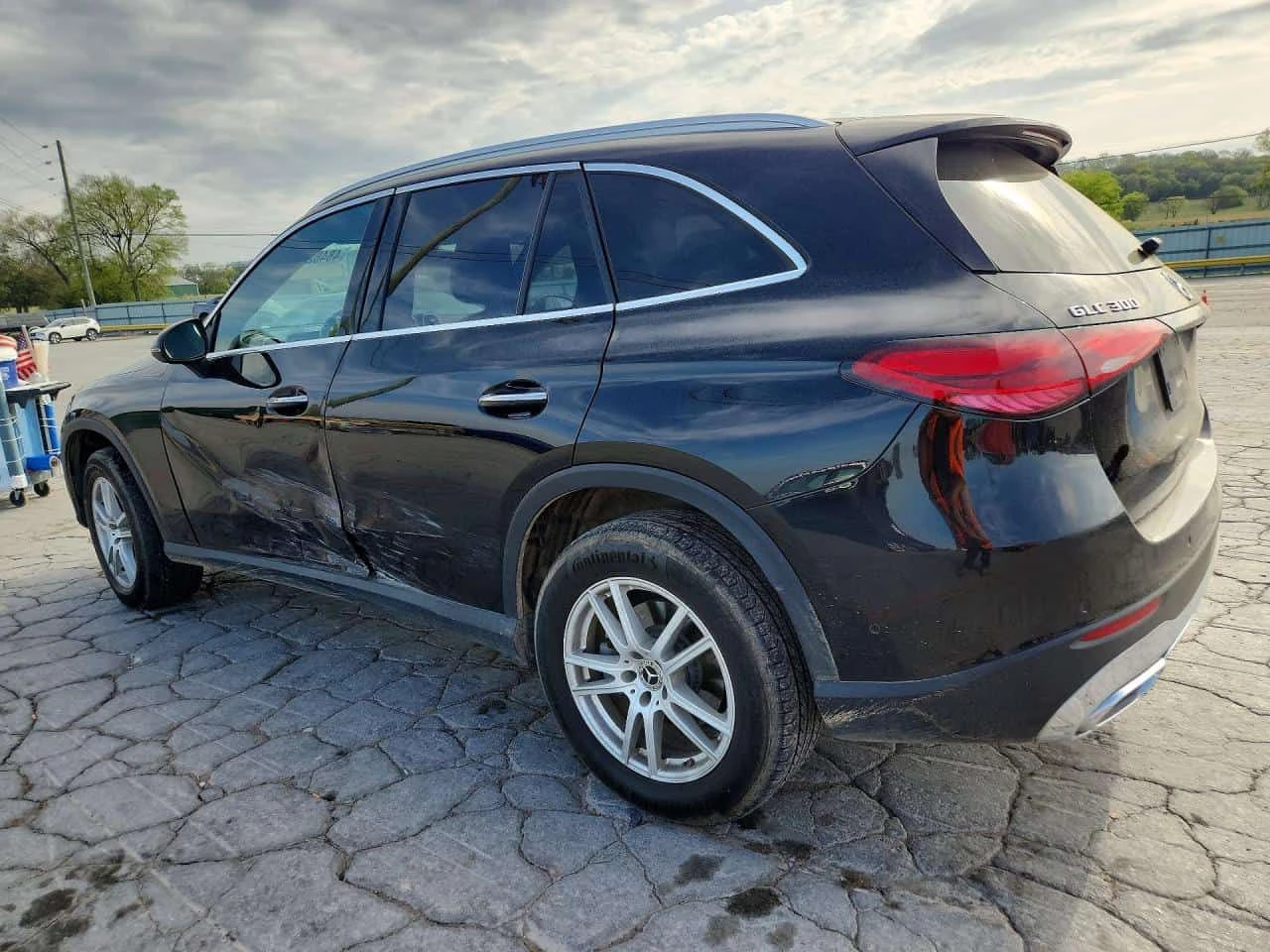 Mercedes-Benz GLC 300 4MATIC | CARFAX | АВТОКРЕДИТ БЕЗ ПЪРВОНАЧАЛНА, снимка 2 - Автомобили и джипове - 55416528