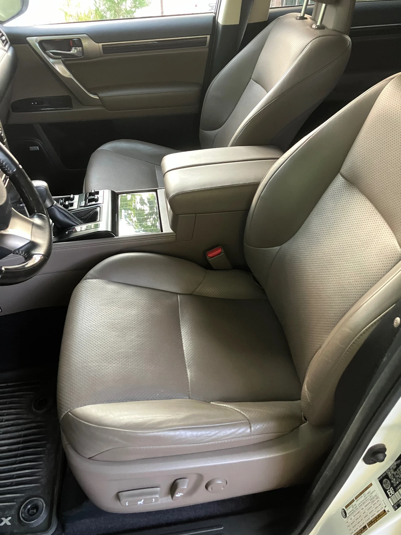 Toyota Land cruiser GX 460 Luxury , снимка 12 - Автомобили и джипове - 55592376