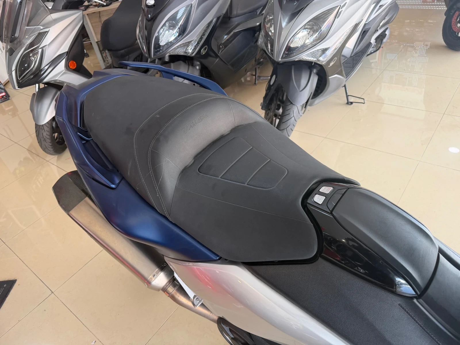 Yamaha T-max DX 530 AKRAPOVIC, снимка 14 - Мотоциклети и мототехника - 55446711