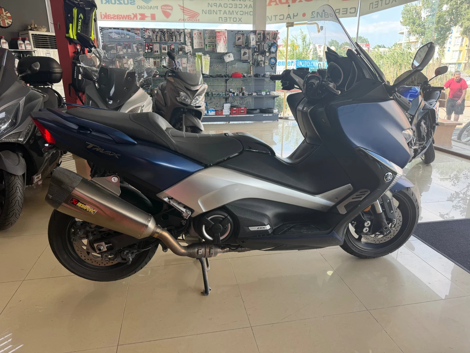 Yamaha T-max DX 530 AKRAPOVIC, снимка 4 - Мотоциклети и мототехника - 55446711