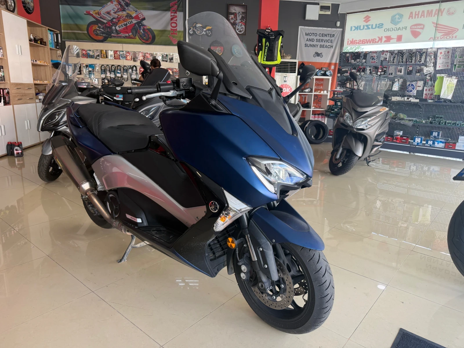 Yamaha T-max DX 530 AKRAPOVIC, снимка 2 - Мотоциклети и мототехника - 55446711