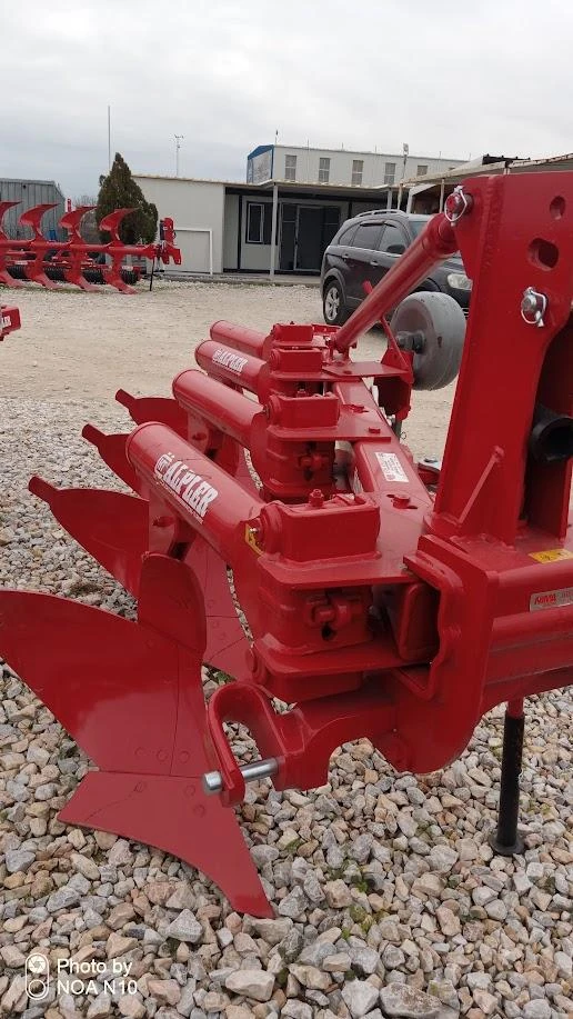  Pietro Moro  -  | Mobile.bg   11