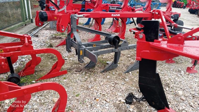  Pietro Moro  -  | Mobile.bg   17