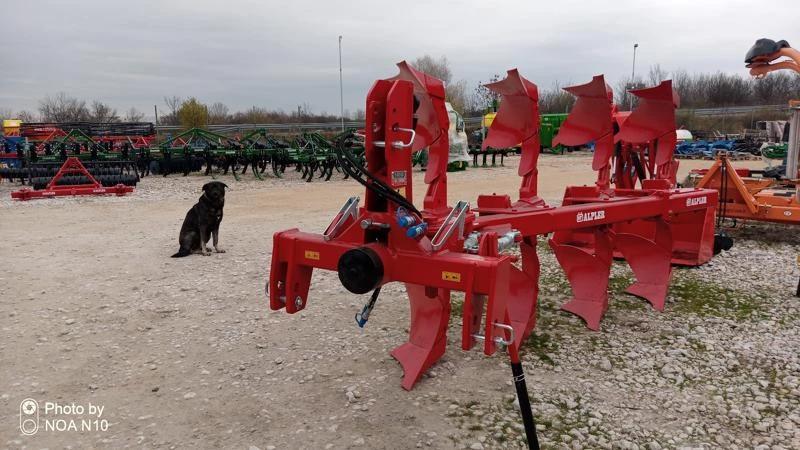  Pietro Moro  -  | Mobile.bg   5