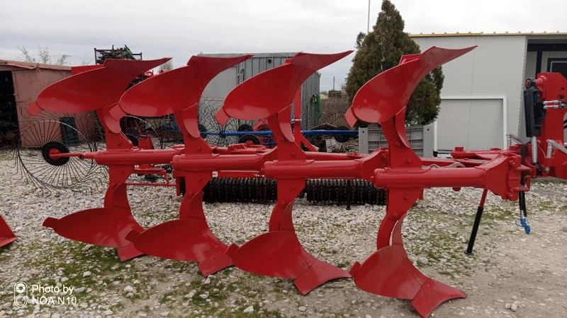  Pietro Moro  -  | Mobile.bg   2