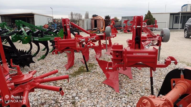  Pietro Moro  -  | Mobile.bg   10