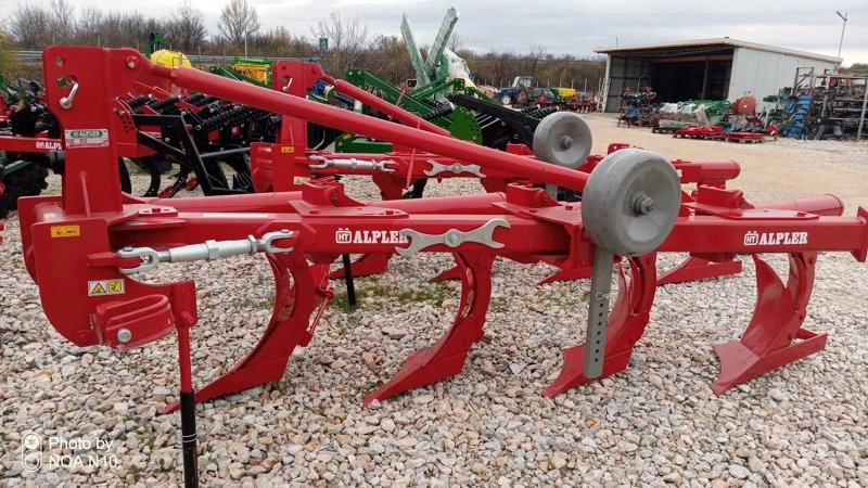  Pietro Moro  -  | Mobile.bg   9