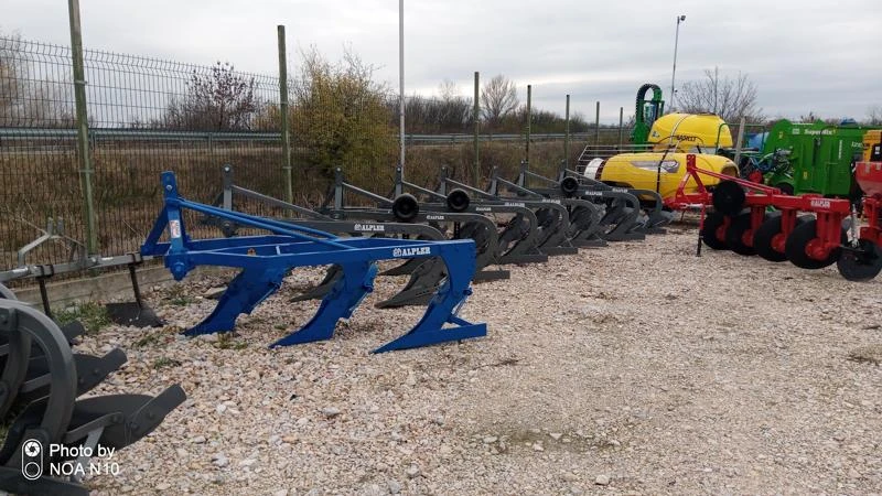  Pietro Moro  -  | Mobile.bg   15