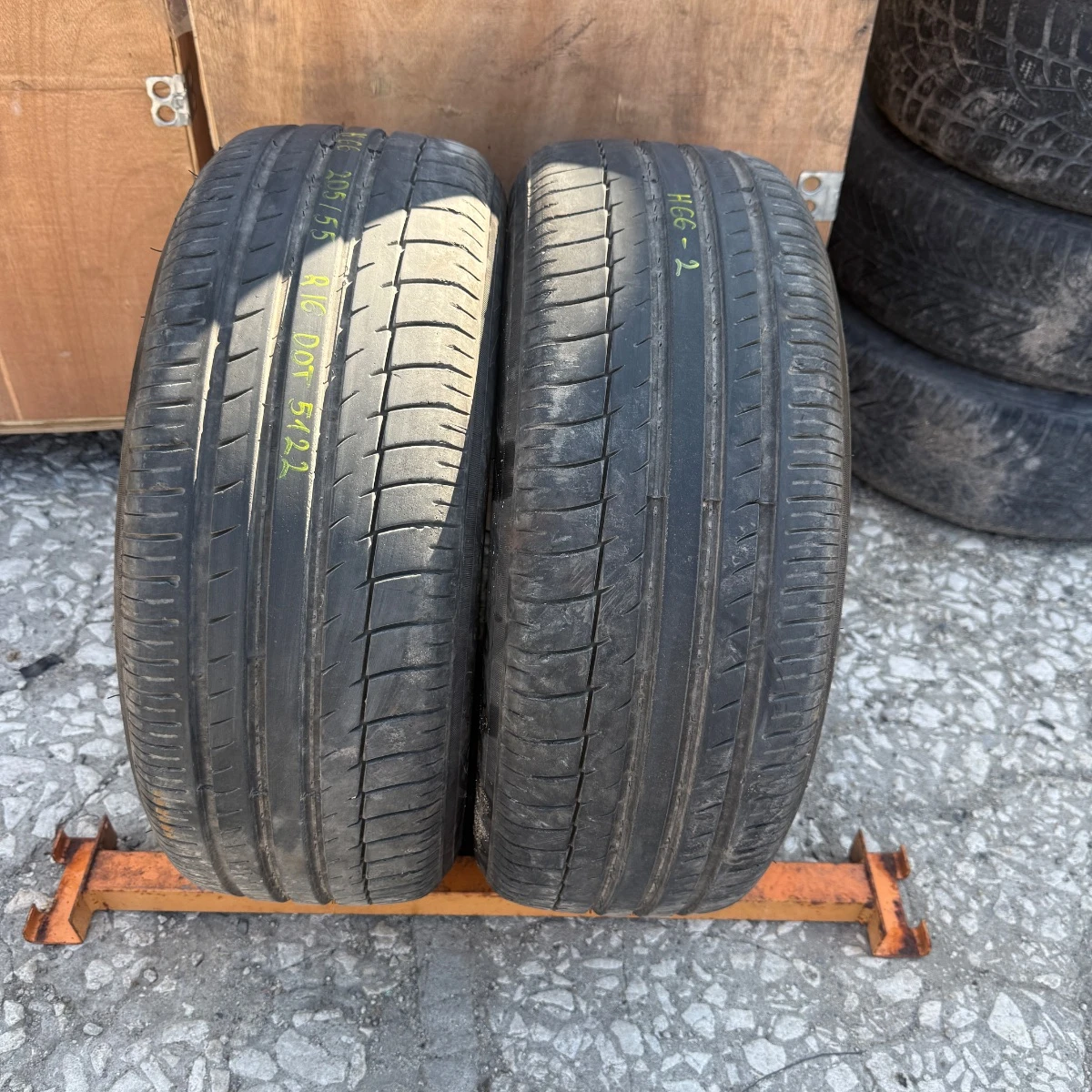 2 броя летни гуми Kumho 20555 R16 Dot 0324 ном 67 gumi-2013