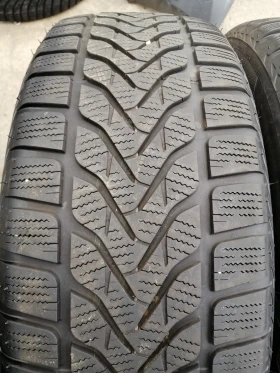 Гуми Зимни 225/55R18, снимка 1 - Гуми и джанти - 38204069