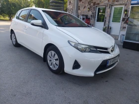 Обява за продажба на Toyota Auris ~15 555 лв. - изображение 1