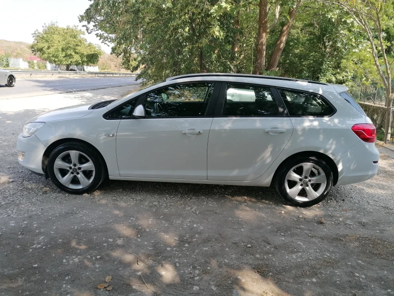 Opel Astra 1.4T LPG, снимка 4 - Автомобили и джипове - 47142490