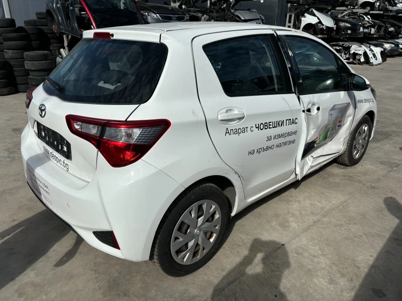 Toyota Yaris 1.5vvt-i, снимка 4 - Автомобили и джипове - 47589416