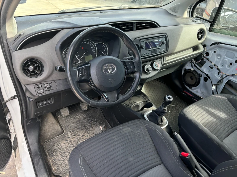 Toyota Yaris 1.5vvt-i, снимка 5 - Автомобили и джипове - 47589416