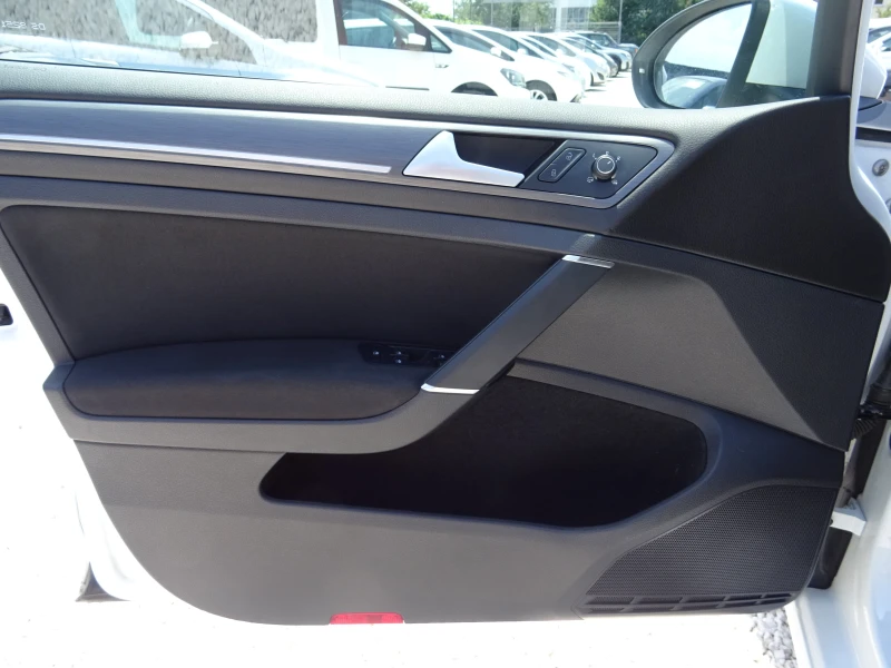 VW Golf, снимка 8 - Автомобили и джипове - 51596456