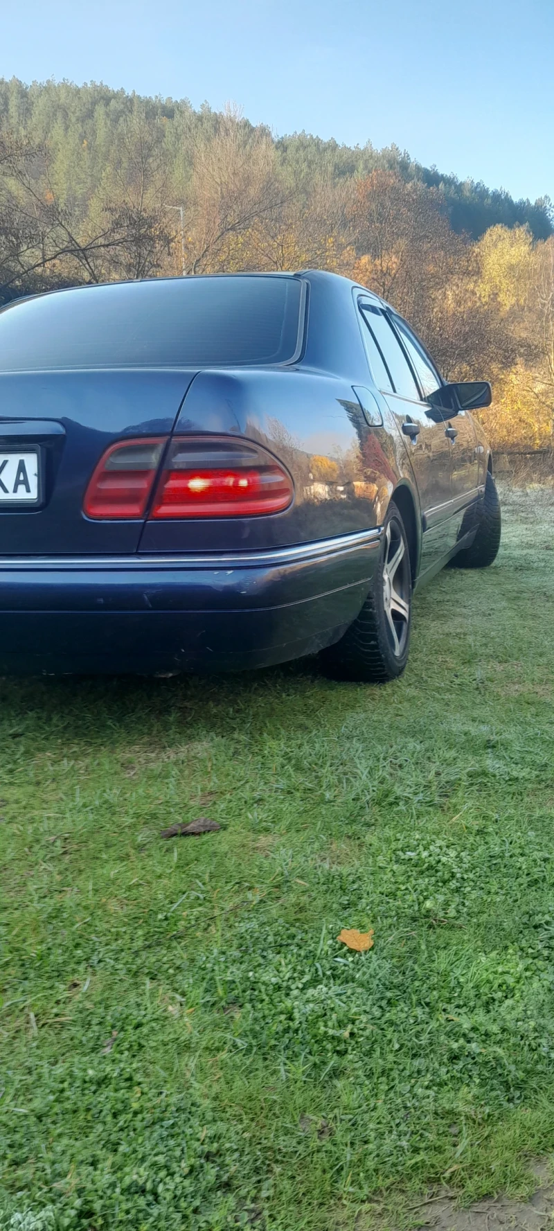 Mercedes-Benz E 200 Седан , снимка 2 - Автомобили и джипове - 52391226