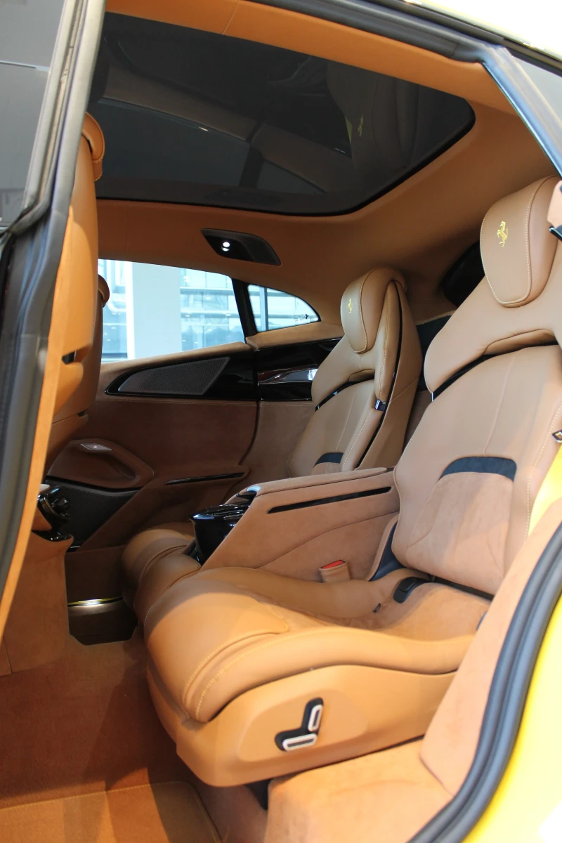 Ferrari Purosangue, снимка 11 - Автомобили и джипове - 52814743